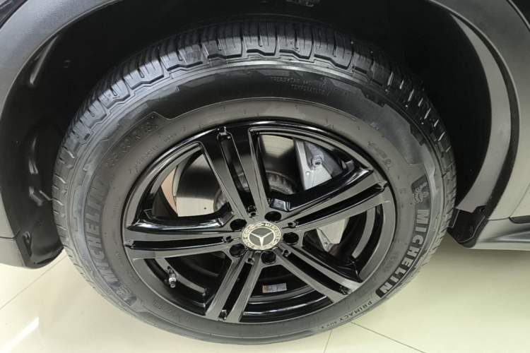 Used Mercedes-Benz GLC 2020 Facelifted GLC 260 L 4MATIC Dynamic Edition Left Front Wheel Hub