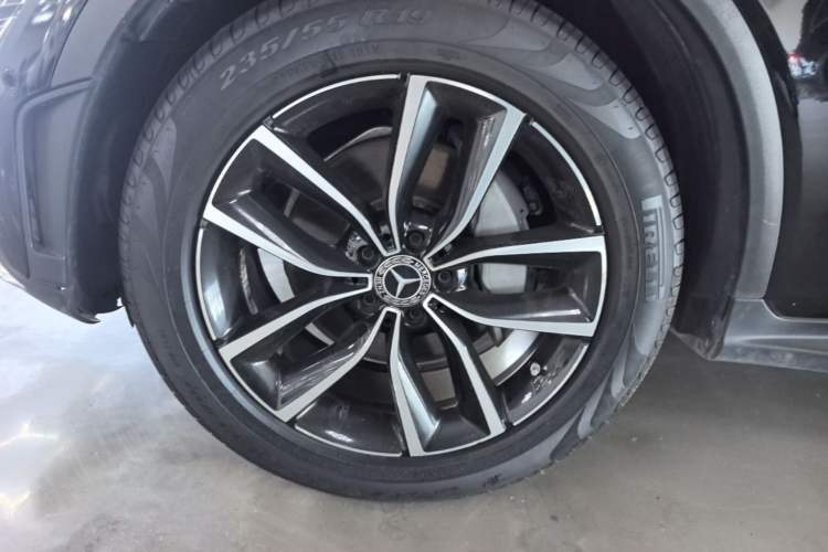 Used Mercedes-Benz GLC 2020 GLC 300 L 4MATIC Dynamic Edition Left Front Wheel Hub