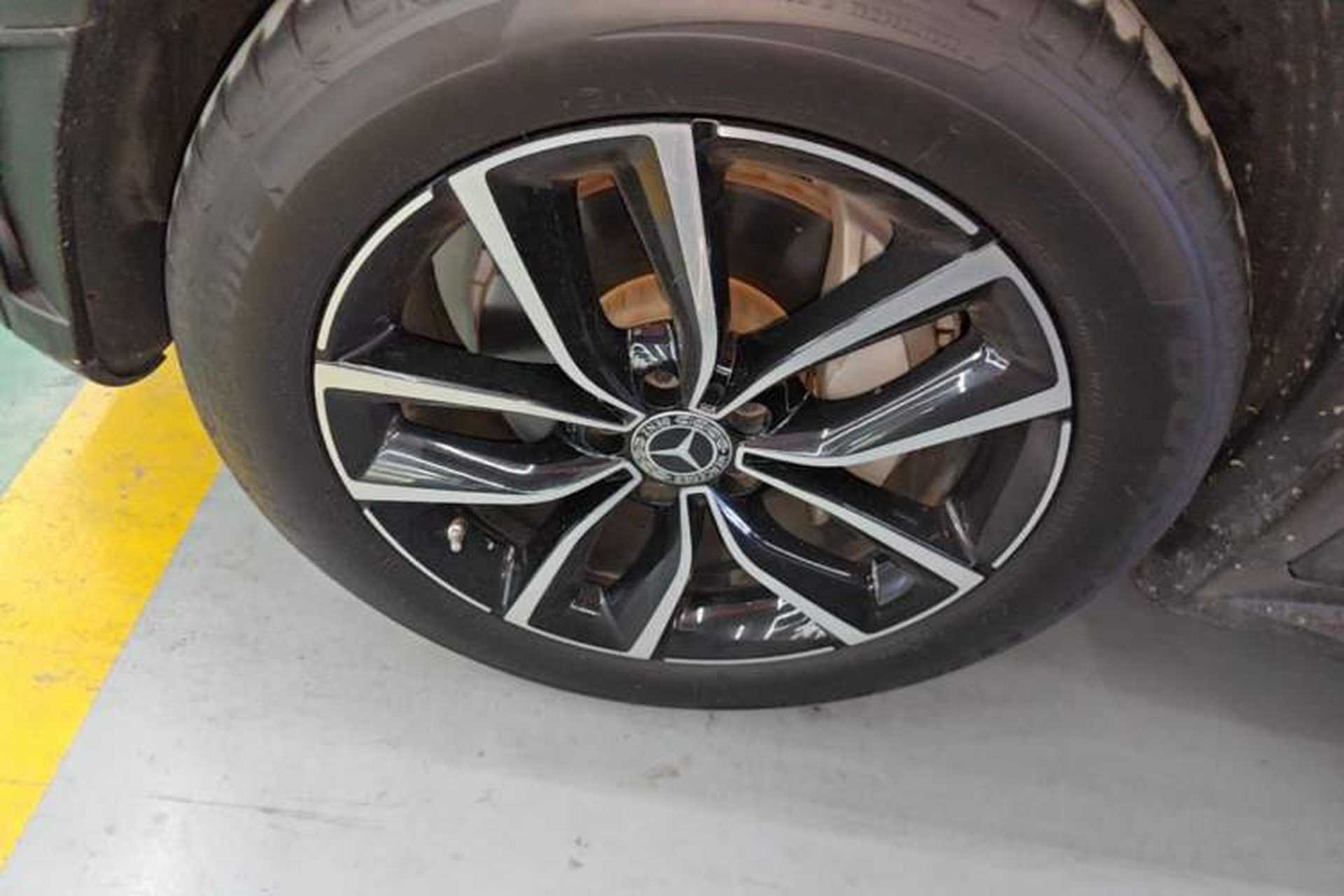 Used Mercedes-Benz GLC 2020 Facelift GLC 300 L 4MATIC Dynamic Edition Left Front Wheel Hub
