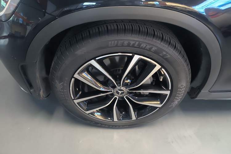 Used Mercedes-Benz GLC 2020 Facelift GLC 260 L 4MATIC Luxury Edition Left Front Wheel Hub