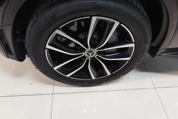 Used Mercedes-Benz GLC 2020 GLC 300 L 4MATIC Dynamic Edition Left Front Wheel Hub