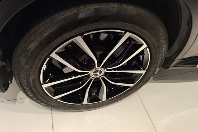 Used Mercedes-Benz GLC 2020 Facelift GLC 300 L 4MATIC Dynamic Edition Left Front Wheel Hub