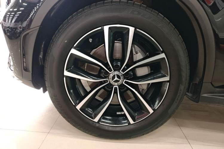 Used Mercedes-Benz GLC 2020 Facelift GLC 260 L 4MATIC Luxury Edition Left Front Wheel Hub