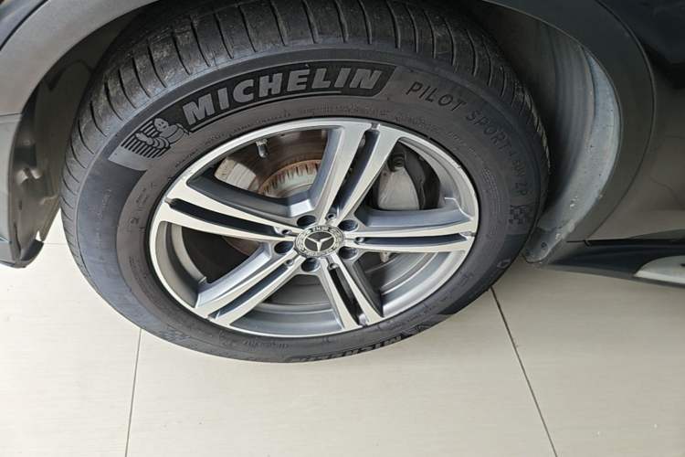 Used Mercedes-Benz GLC 2020 GLC 260 L 4MATIC Luxury Model Left Front Wheel Hub