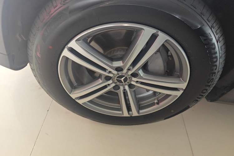 Used Mercedes-Benz GLC 2020 Facelift GLC 260 L 4MATIC Luxury Edition Left Front Wheel Hub