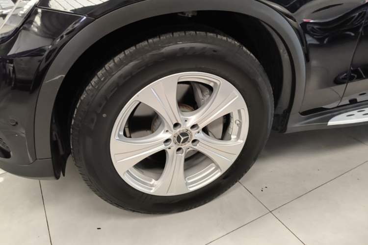 Used Mercedes-Benz GLC 2020 Facelifted GLC 260 L 4MATIC Dynamic Edition Left Front Wheel Hub