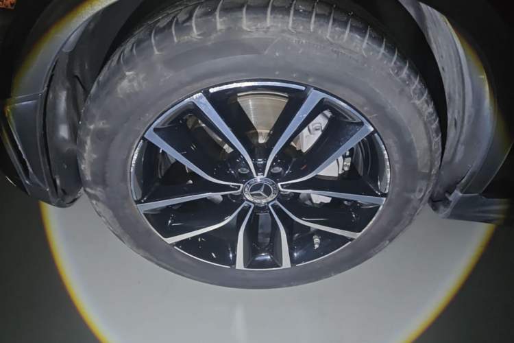 Used Mercedes-Benz GLC 2020 Facelift GLC 260 L 4MATIC Luxury Edition Left Front Wheel Hub