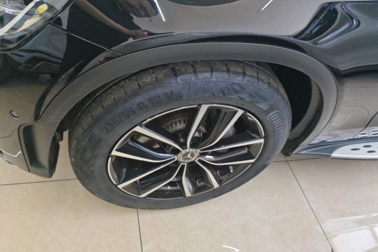 Used Mercedes-Benz GLC 2020 GLC 300 L 4MATIC Dynamic Edition Left Front Wheel Hub