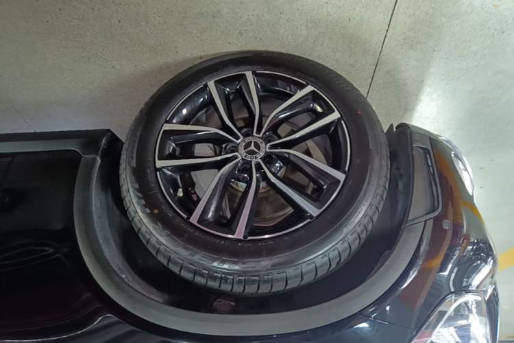 Used Mercedes-Benz GLC 2020 Facelift GLC 260 L 4MATIC Luxury Edition Left Front Wheel Hub