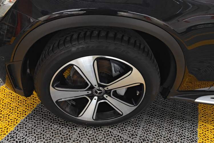 Used Mercedes-Benz GLC 2020 GLC 300 L 4MATIC Luxury Model Left Front Wheel Hub