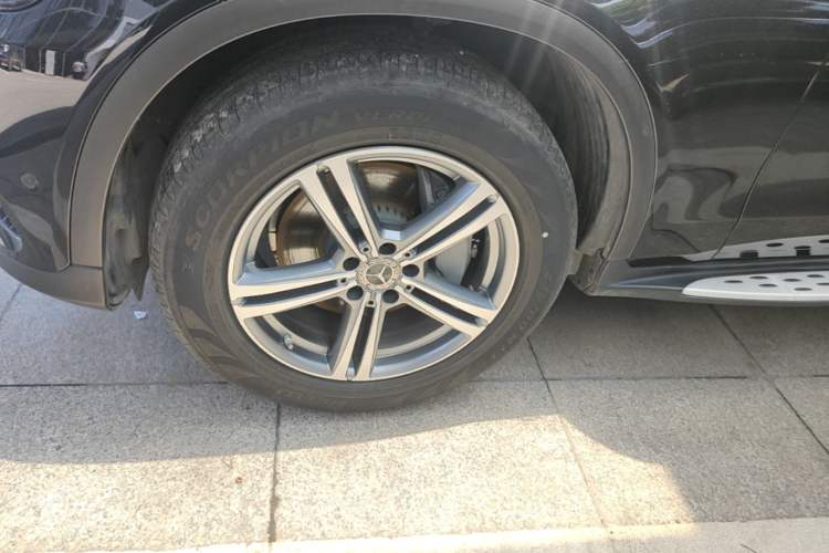 Used Mercedes-Benz GLC 2020 Facelifted GLC 260 L 4MATIC Dynamic Edition Left Front Wheel Hub