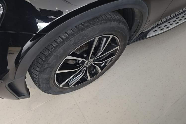 Used Mercedes-Benz GLC 2020 GLC 300 L 4MATIC Dynamic Edition Left Front Wheel Hub