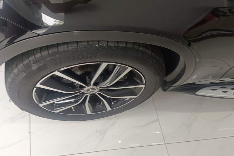 Used Mercedes-Benz GLC 2020 Facelift GLC 260 L 4MATIC Luxury Edition Left Front Wheel Hub
