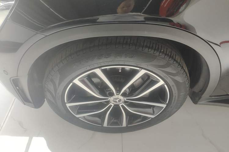 Used Mercedes-Benz GLC 2020 GLC 300 L 4MATIC Dynamic Edition Left Front Wheel Hub