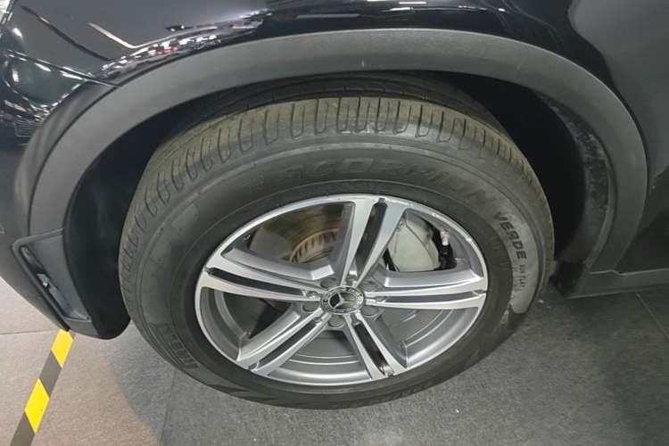 Used Mercedes-Benz GLC 2020 Facelifted GLC 260 L 4MATIC Dynamic Edition Left Front Wheel Hub