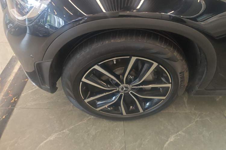 Used Mercedes-Benz GLC 2020 Facelift GLC 260 L 4MATIC Luxury Edition Left Front Wheel Hub