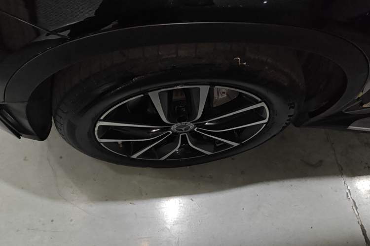 Used Mercedes-Benz GLC 2020 Facelift GLC 260 L 4MATIC Luxury Edition Left Front Wheel Hub