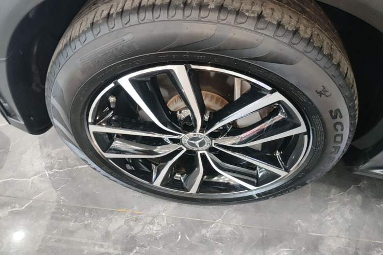 Used Mercedes-Benz GLC 2020 Facelift GLC 300 L 4MATIC Dynamic Edition Left Front Wheel Hub