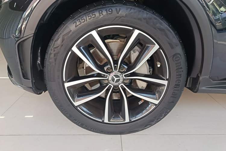 Used Mercedes-Benz GLC 2020 Facelift GLC 300 L 4MATIC Dynamic Edition Left Front Wheel Hub