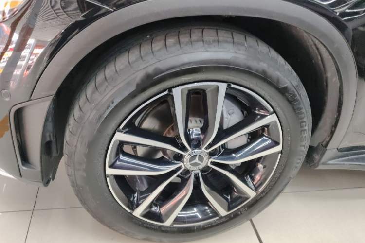 Used Mercedes-Benz GLC 2020 Facelift GLC 300 L 4MATIC Dynamic Edition Left Front Wheel Hub