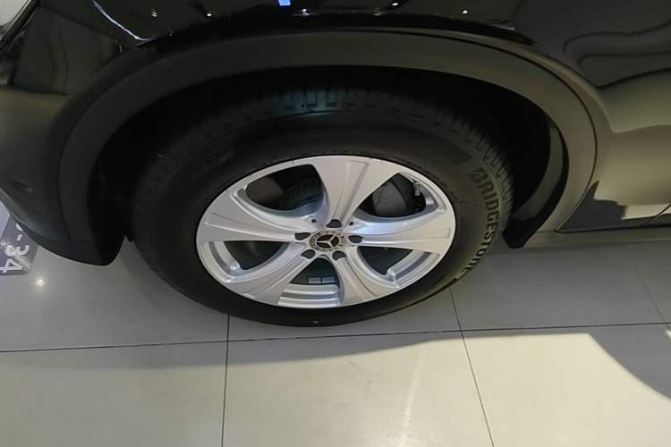 Used Mercedes-Benz GLC 2020 Facelifted GLC 260 L 4MATIC Dynamic Edition Left Front Wheel Hub