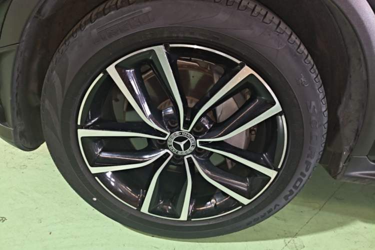 Used Mercedes-Benz GLC 2020 Facelift GLC 300 L 4MATIC Dynamic Edition Left Front Wheel Hub