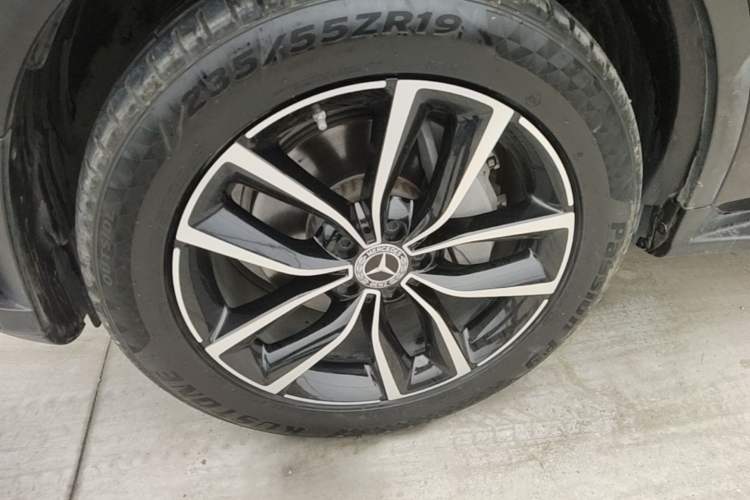 Used Mercedes-Benz GLC 2020 Facelift GLC 300 L 4MATIC Dynamic Edition Left Front Wheel Hub
