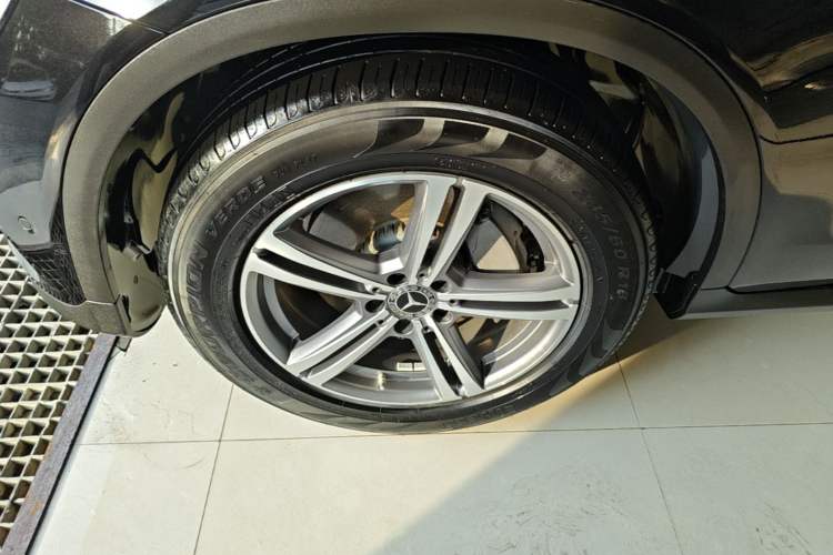 Used Mercedes-Benz GLC 2020 Facelifted GLC 260 L 4MATIC Dynamic Edition Left Front Wheel Hub