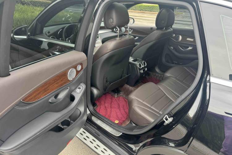 Used Mercedes-Benz GLC 2020 GLC 300 L 4MATIC Luxury Model Left Rear Seat