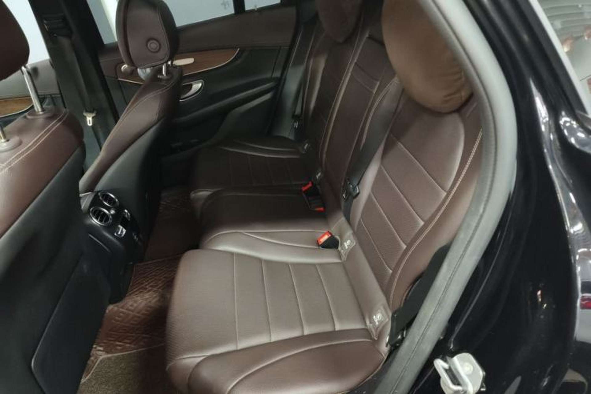 Used Mercedes-Benz GLC 2020 GLC 300 L 4MATIC Luxury Model Left Rear Seat