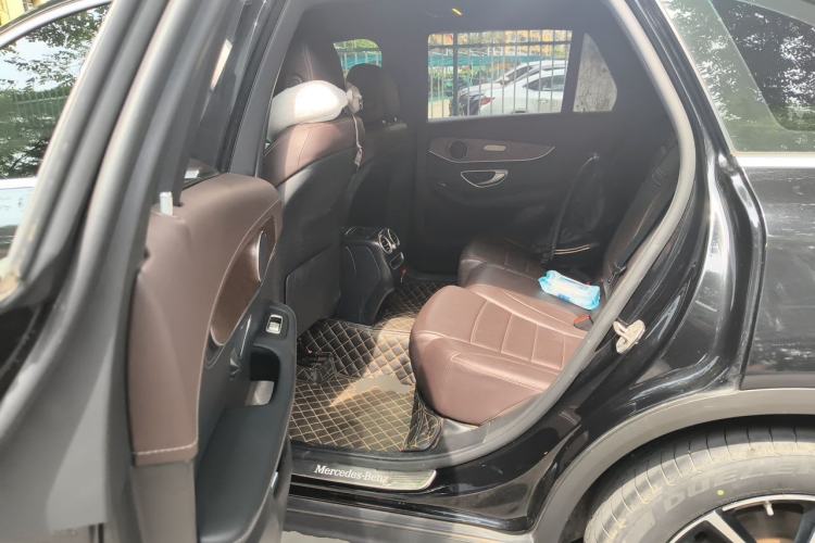 Used Mercedes-Benz GLC 2020 Facelift GLC 260 L 4MATIC Luxury Edition Left Rear Seat