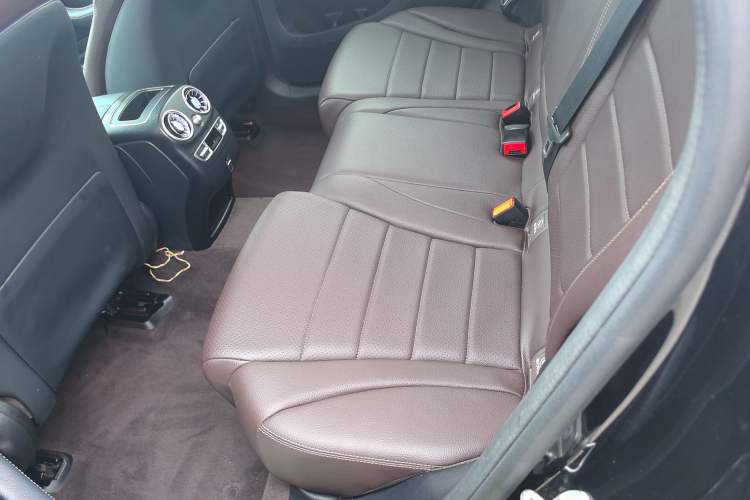 Used Mercedes-Benz GLC 2020 GLC 300 L 4MATIC Dynamic Edition Left Rear Seat