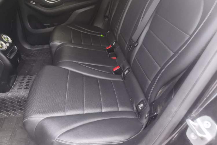 Used Mercedes-Benz GLC 2020 Facelift GLC 260 L 4MATIC Luxury Edition Left Rear Seat