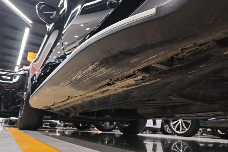 Used Mercedes-Benz GLC 2020 GLC 260 L 4MATIC Luxury Model Left Side Sill