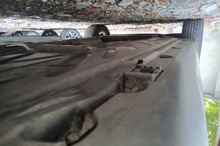Used Mercedes-Benz GLC 2020 GLC 260 L 4MATIC Luxury Model Left Side Sill