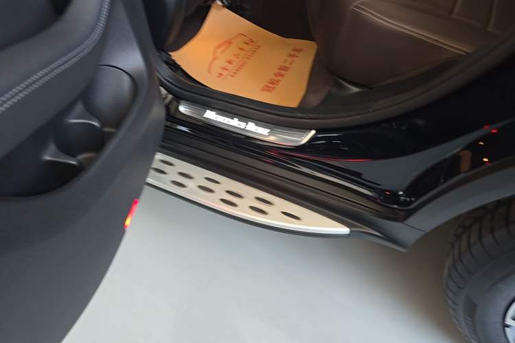 Used Mercedes-Benz GLC 2020 Facelift GLC 300 L 4MATIC Dynamic Edition Left Side Sill