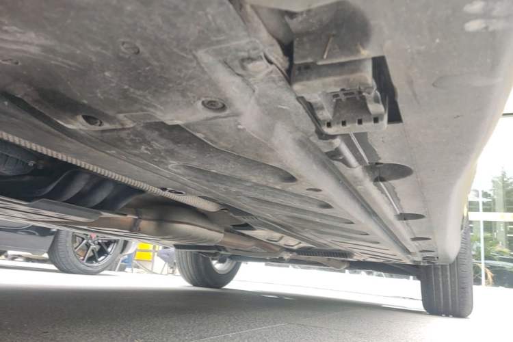 Used Mercedes-Benz GLC 2020 GLC 260 L 4MATIC Dynamic Model Left Side Sill