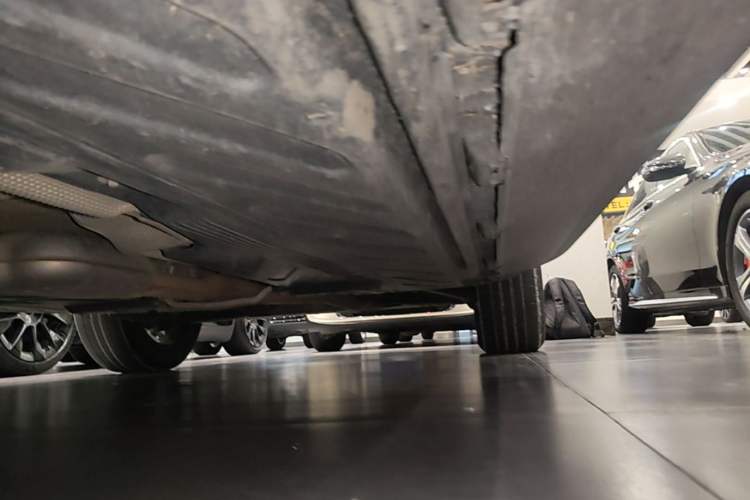 Used Mercedes-Benz GLC 2020 GLC 300 L 4MATIC Dynamic Edition Left Side Sill