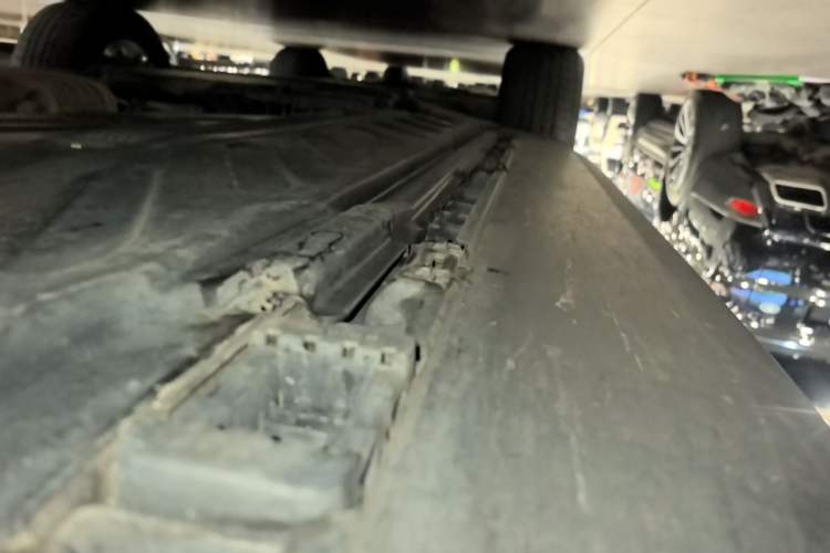 Used Mercedes-Benz GLC 2020 GLC 300 L 4MATIC Luxury Model Left Side Sill