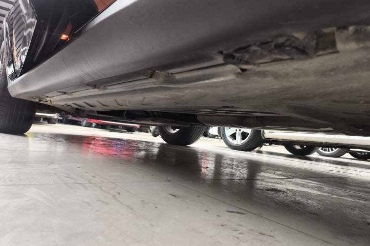 Used Mercedes-Benz GLC 2020 GLC 260 L 4MATIC Luxury Model Left Side Sill