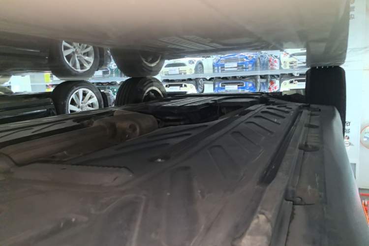 Used Mercedes-Benz GLC 2020 Facelift GLC 260 L 4MATIC Luxury Edition Left Side Sill