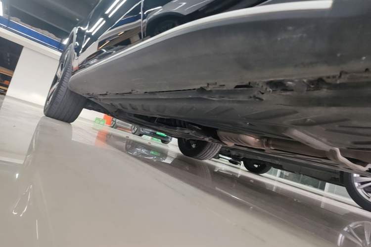 Used Mercedes-Benz GLC 2020 GLC 300 L 4MATIC Luxury Model Left Side Sill