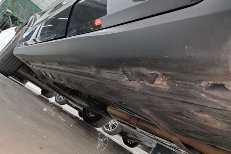 Used Mercedes-Benz GLC 2020 GLC 260 L 4MATIC Luxury Model Left Side Sill