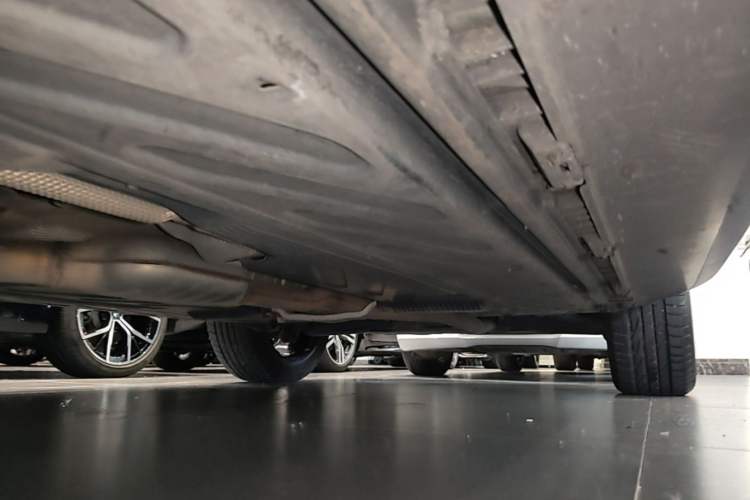 Used Mercedes-Benz GLC 2020 GLC 300 L 4MATIC Luxury Model Left Side Sill