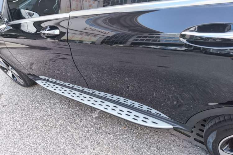 Used Mercedes-Benz GLC 2020 Facelifted GLC 300 L 4MATIC Luxury Edition Left Side Sill