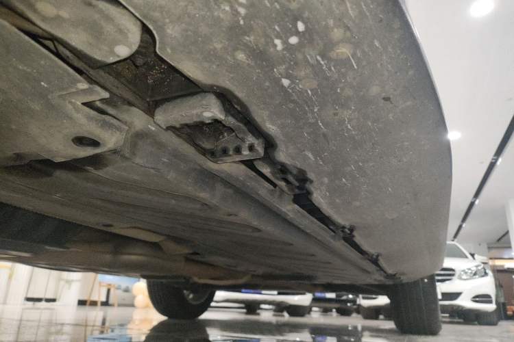 Used Mercedes-Benz GLC 2020 GLC 260 L 4MATIC Luxury Model Left Side Sill