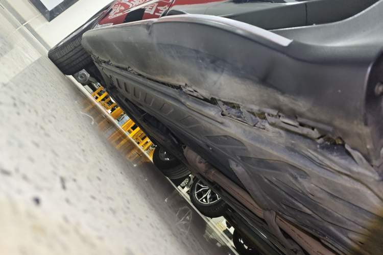 Used Mercedes-Benz GLC 2020 Facelifted GLC 260 L 4MATIC Dynamic Edition Left Side Sill