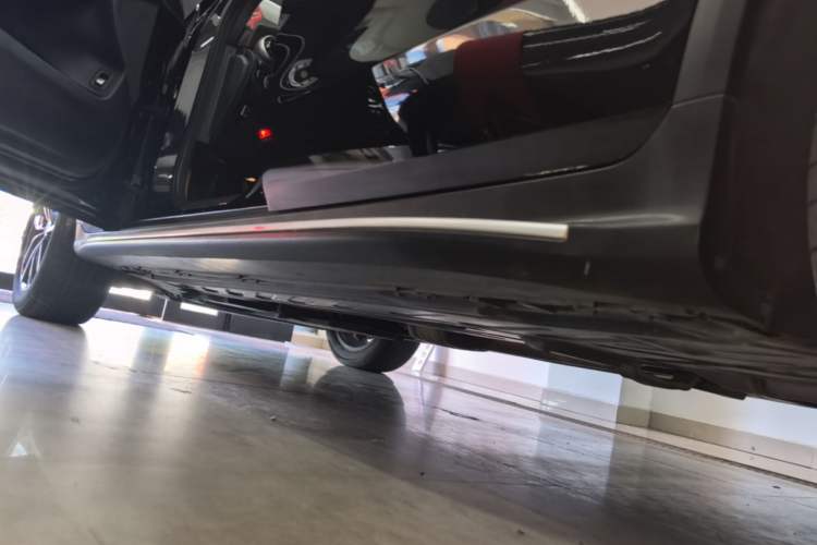 Used Mercedes-Benz GLC 2020 Facelift GLC 300 L 4MATIC Dynamic Edition Left Side Sill