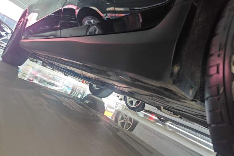 Used Mercedes-Benz GLC 2020 Facelift GLC 260 L 4MATIC Luxury Edition Left Side Sill