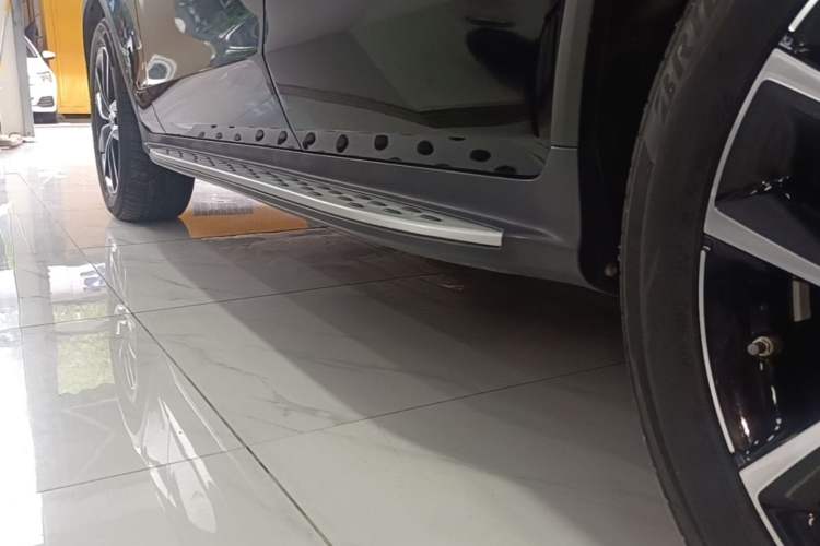 Used Mercedes-Benz GLC 2020 Facelift GLC 260 L 4MATIC Luxury Edition Left Side Sill